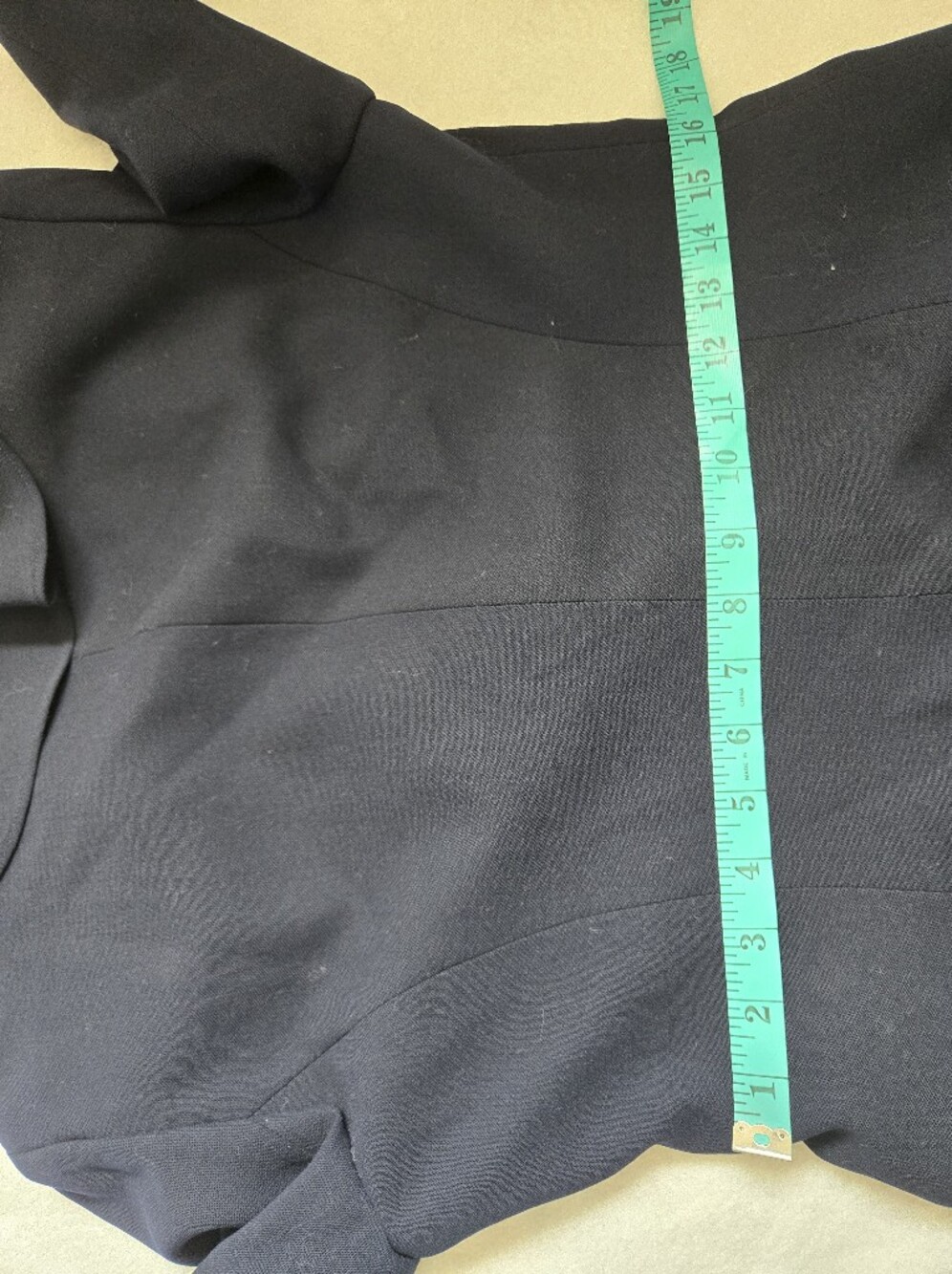 Ralph Lauren Navy 100% Worsted Wool Ruffle Front Blazer. Size 6 - Picture 10 of 13